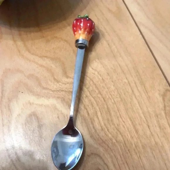 J McCall strawberry footed floral & strawberry dish and spoon with strawberry. - Picture 6 of 8